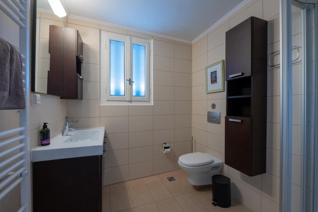 Angelinas Quarters - Kalamata Mediterranean Villas Eksteriør billede