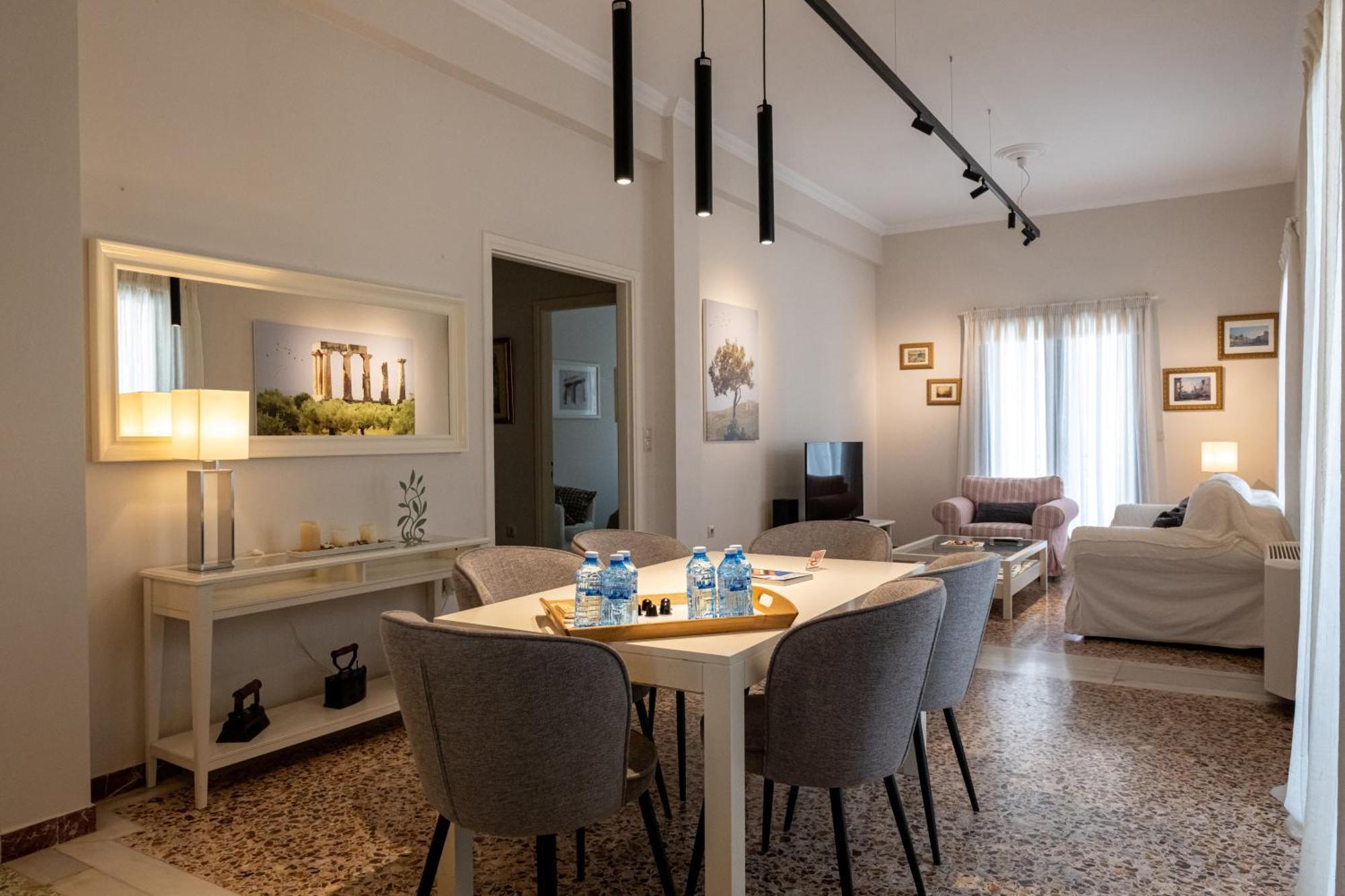 Angelinas Quarters - Kalamata Mediterranean Villas Eksteriør billede
